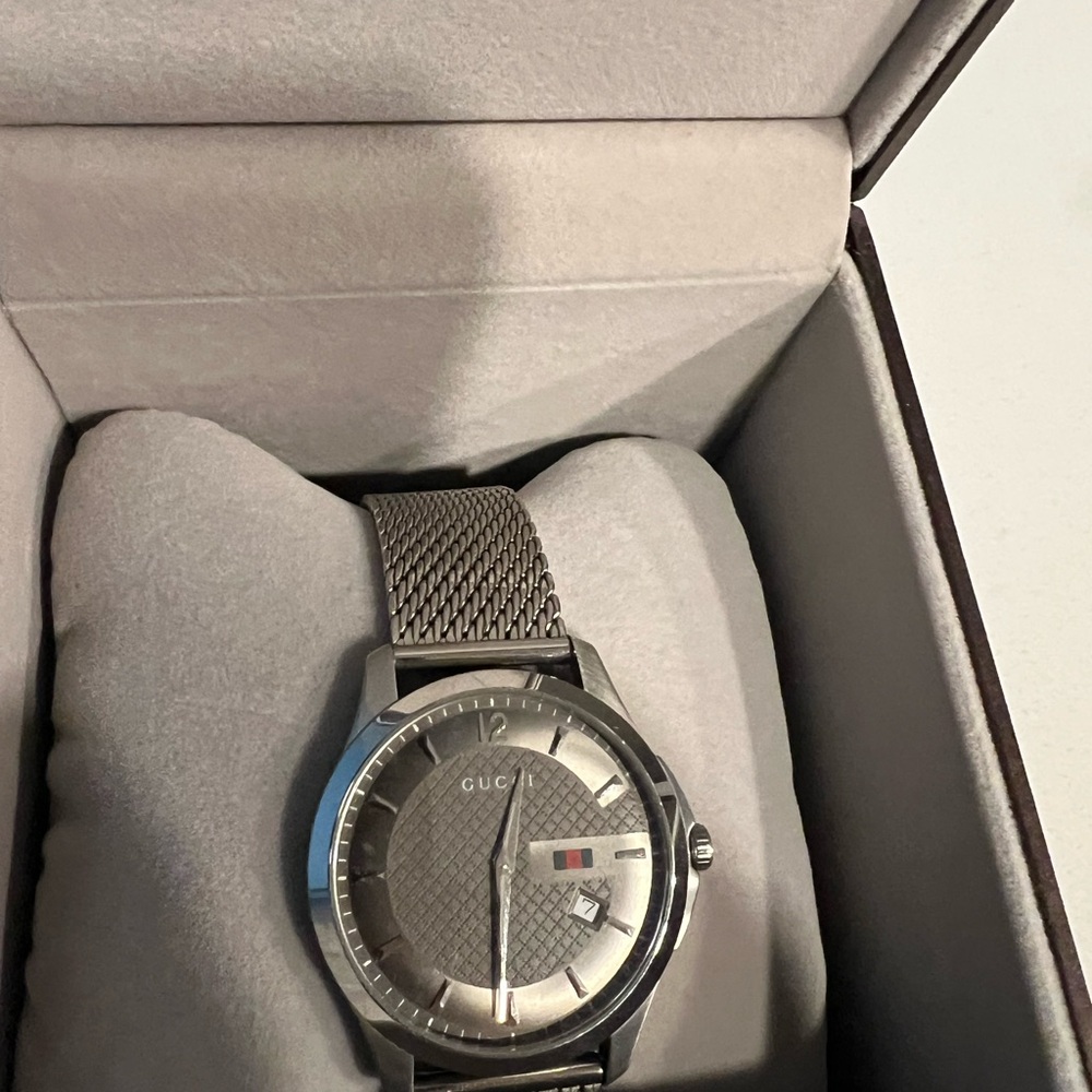 Gucci Silver and Gray Men's Watch